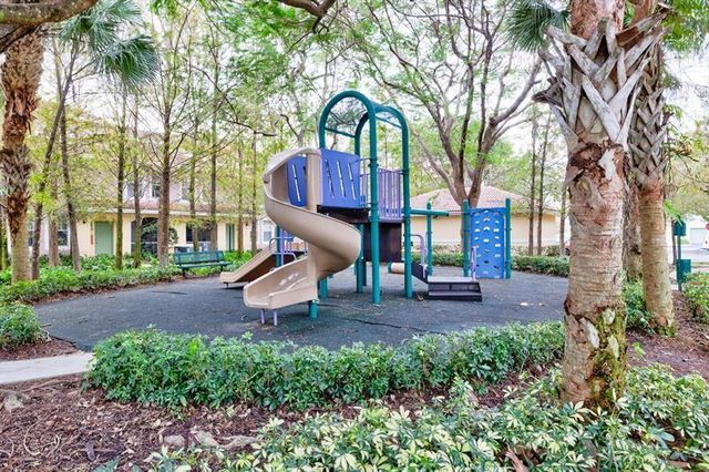 6842 W Sample Road 6842, Coral Springs, FL 33067