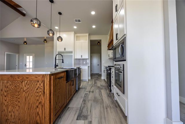 2435 CANYON Circle, Blanchard, OK 73010