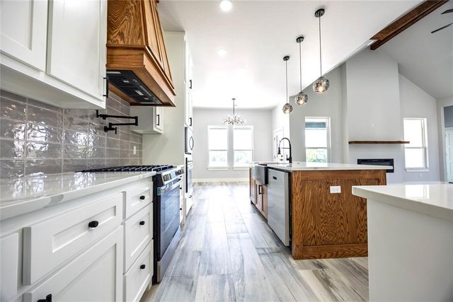 2435 CANYON Circle, Blanchard, OK 73010