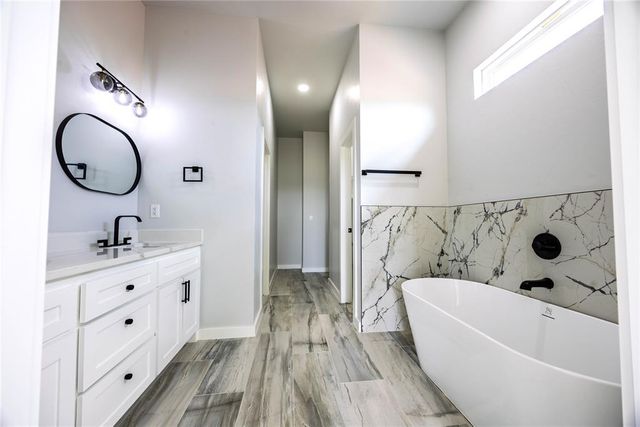 2435 CANYON Circle, Blanchard, OK 73010