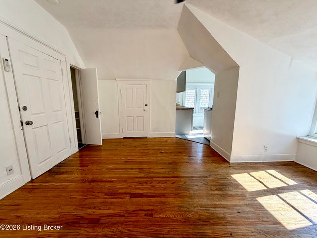 1466 Saint James Ct 4, Louisville, KY 40208