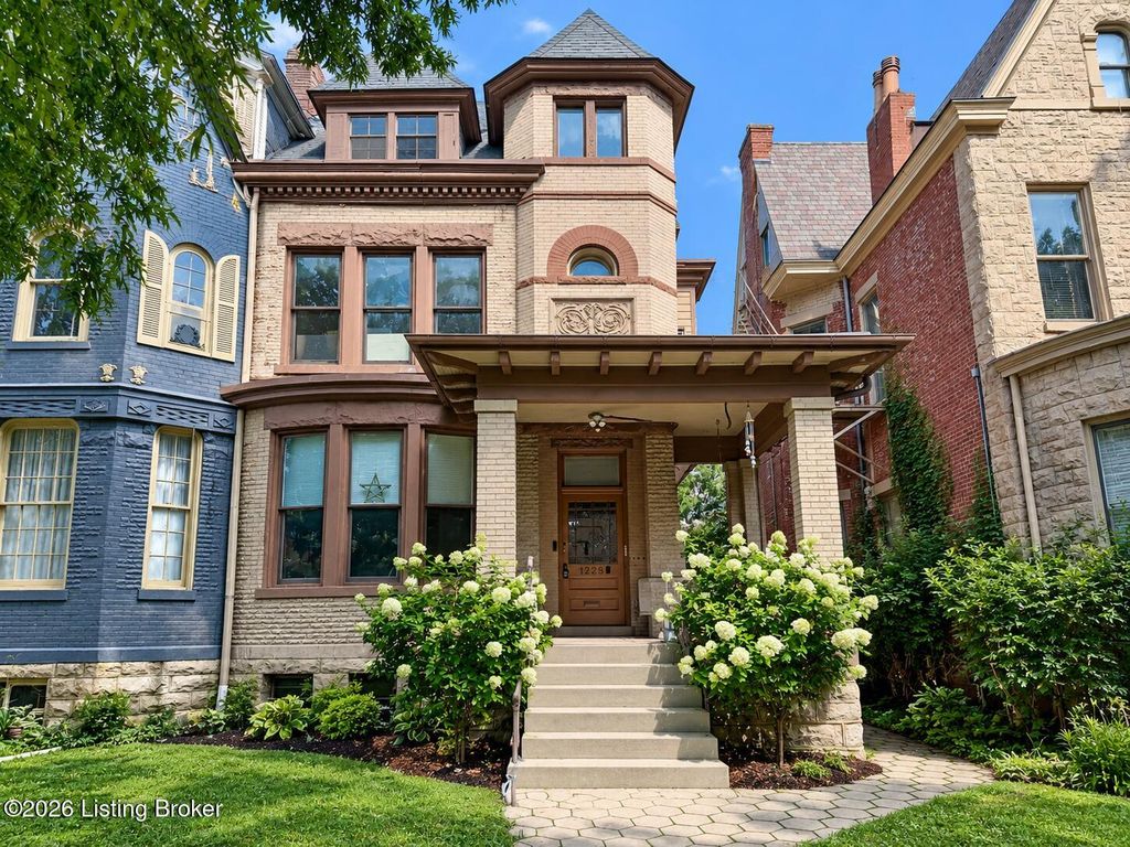 1466 Saint James Ct 4, Louisville, KY 40208