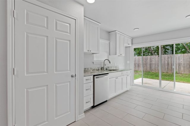 1100 Primrose Drive, Sanger, TX 76266
