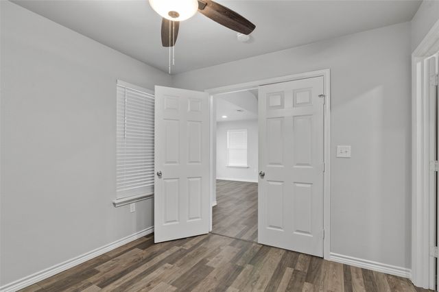 1100 Primrose Drive, Sanger, TX 76266