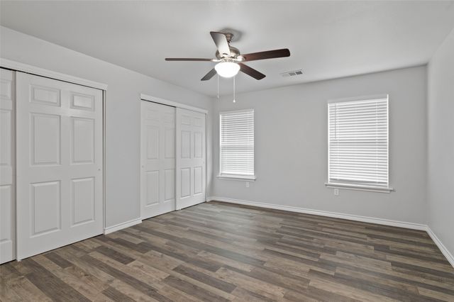 1100 Primrose Drive, Sanger, TX 76266