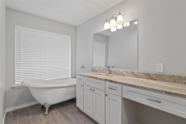 1100 Primrose Drive, Sanger, TX 76266