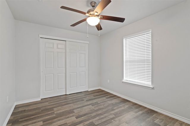 1100 Primrose Drive, Sanger, TX 76266