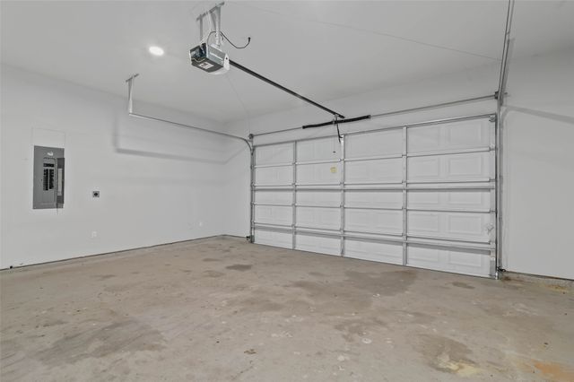 1100 Primrose Drive, Sanger, TX 76266