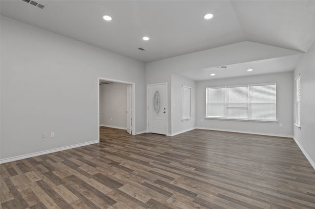 1100 Primrose Drive, Sanger, TX 76266