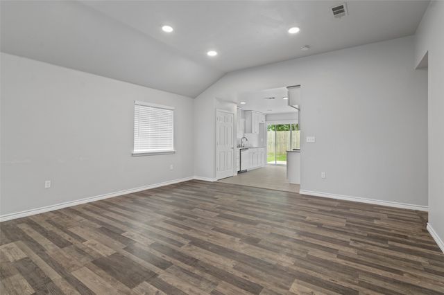 1100 Primrose Drive, Sanger, TX 76266