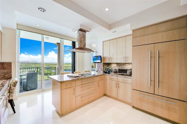 13611 Deering Bay Dr 1101, Coral Gables, FL 33158