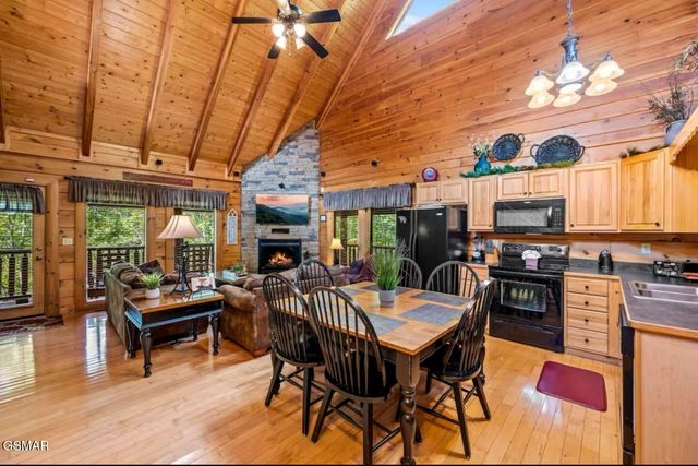 1316 Timberwolf Way, Sevierville, TN 37876