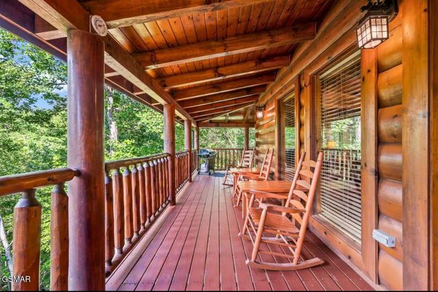 1316 Timberwolf Way, Sevierville, TN 37876