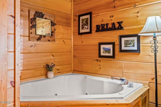 1316 Timberwolf Way, Sevierville, TN 37876