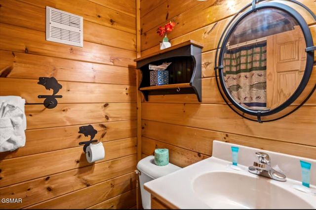 1316 Timberwolf Way, Sevierville, TN 37876