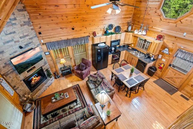 1316 Timberwolf Way, Sevierville, TN 37876