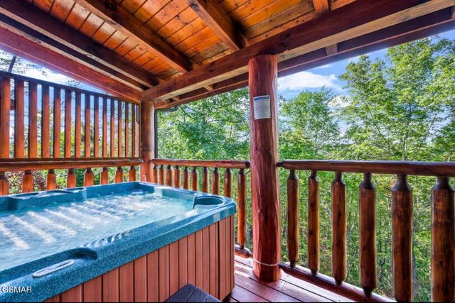 1316 Timberwolf Way, Sevierville, TN 37876