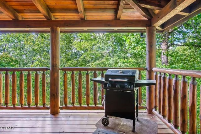 1316 Timberwolf Way, Sevierville, TN 37876