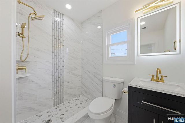 450 Highland Avenue, Passaic, NJ 07055