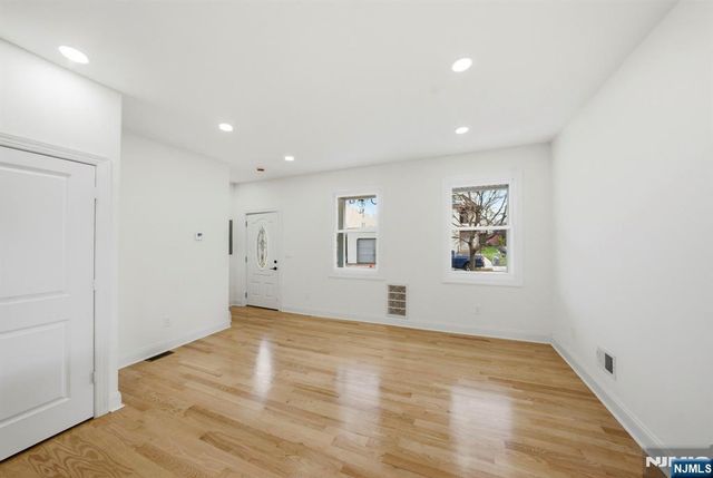 450 Highland Avenue, Passaic, NJ 07055