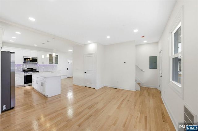 450 Highland Avenue, Passaic, NJ 07055