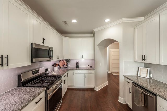 1037 Windemere Dr, Gallatin, TN 37066