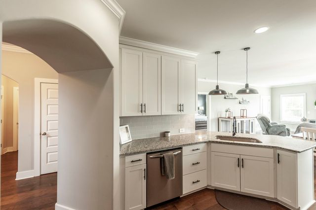 1037 Windemere Dr, Gallatin, TN 37066