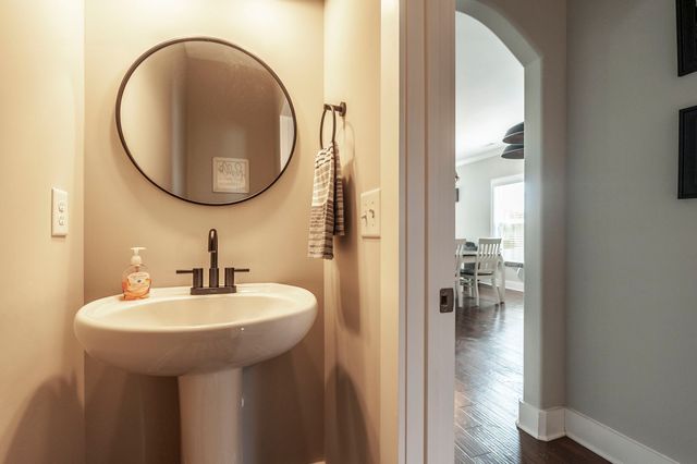 1037 Windemere Dr, Gallatin, TN 37066