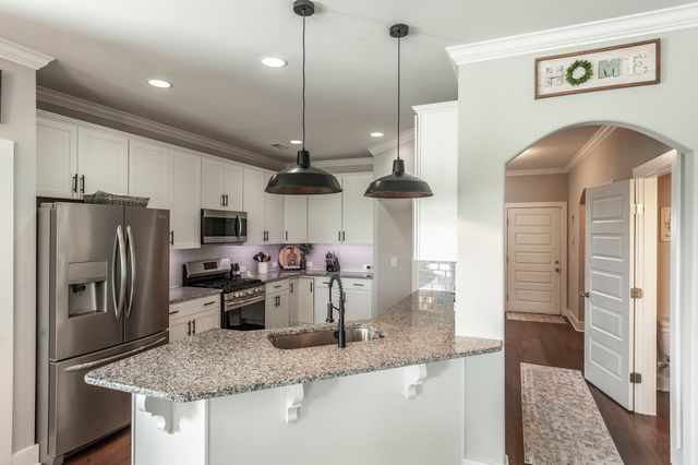 1037 Windemere Dr, Gallatin, TN 37066