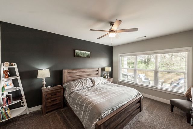 1037 Windemere Dr, Gallatin, TN 37066