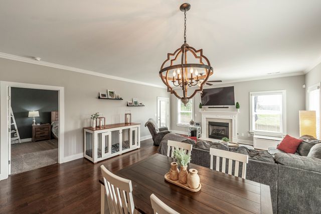 1037 Windemere Dr, Gallatin, TN 37066