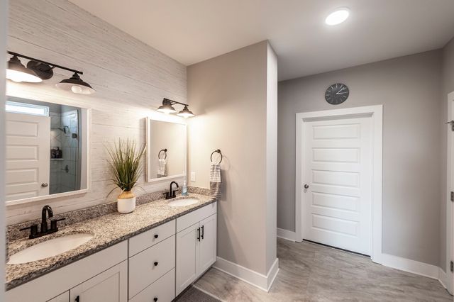 1037 Windemere Dr, Gallatin, TN 37066