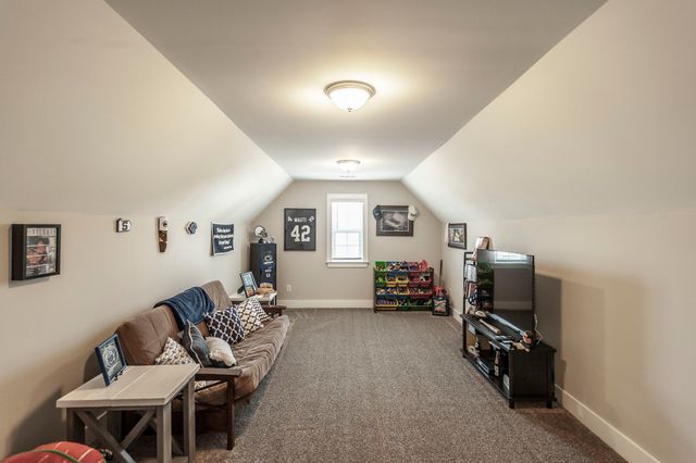 1037 Windemere Dr, Gallatin, TN 37066