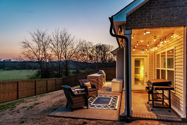 1037 Windemere Dr, Gallatin, TN 37066