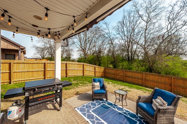 1037 Windemere Dr, Gallatin, TN 37066