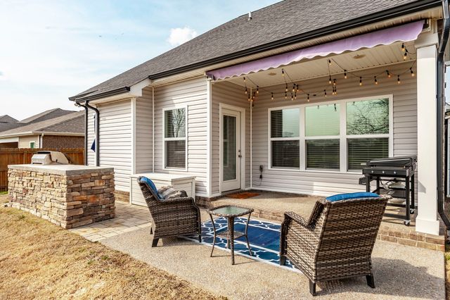 1037 Windemere Dr, Gallatin, TN 37066