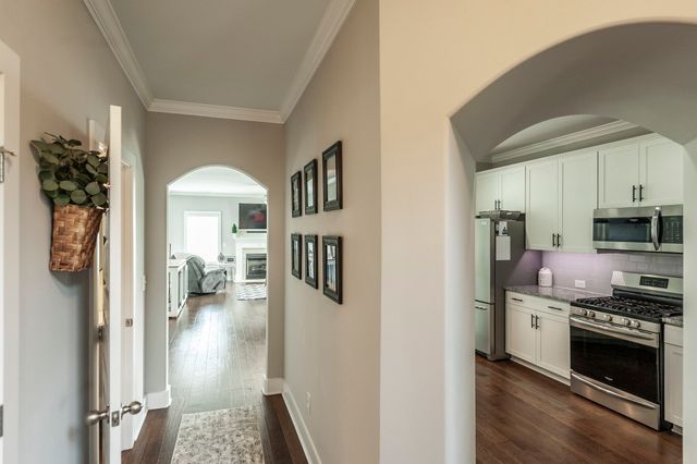 1037 Windemere Dr, Gallatin, TN 37066