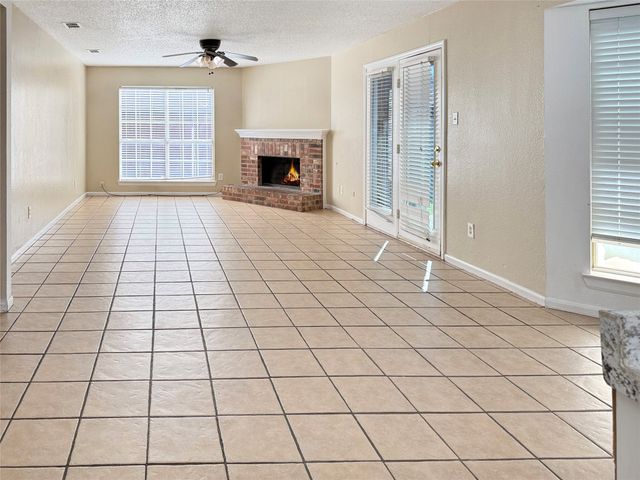 4219 Tanner Way, Grand Prairie, TX 75052