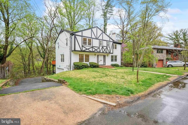 2827 ELLICOTT ST NW, Washington, DC 20008