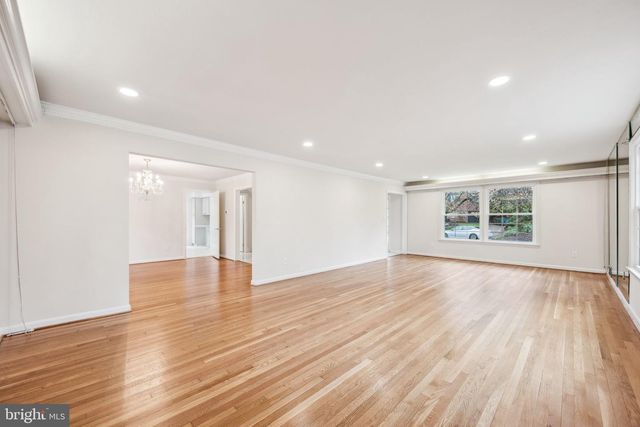 2827 ELLICOTT ST NW, Washington, DC 20008