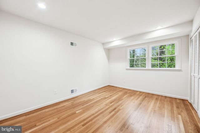 2827 ELLICOTT ST NW, Washington, DC 20008