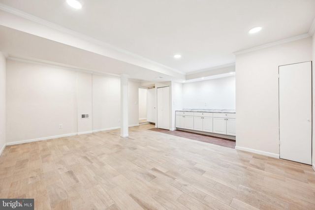 2827 ELLICOTT ST NW, Washington, DC 20008