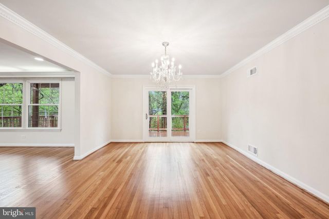 2827 ELLICOTT ST NW, Washington, DC 20008