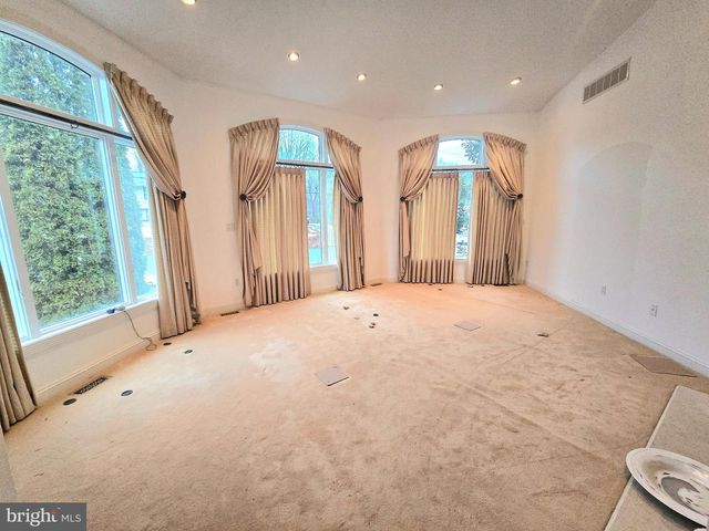 14 CAROL DR, Clementon, NJ 08021