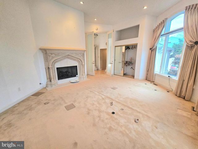 14 CAROL DR, Clementon, NJ 08021