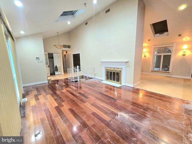 14 CAROL DR, Clementon, NJ 08021