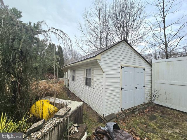 14 CAROL DR, Clementon, NJ 08021