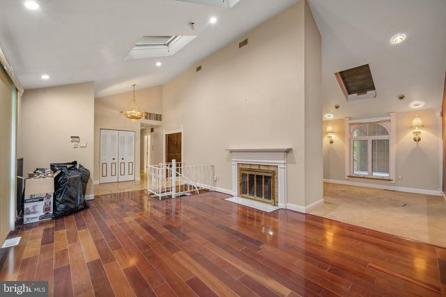 14 CAROL DR, Clementon, NJ 08021