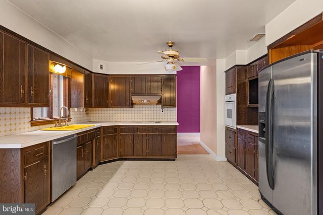 14 CAROL DR, Clementon, NJ 08021