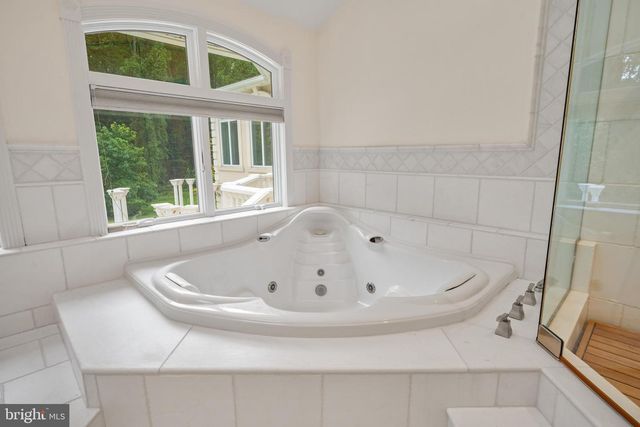14 CAROL DR, Clementon, NJ 08021